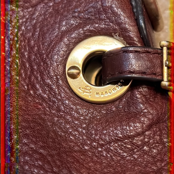 B. MAKOWSKY BURGANDY SHOULDER BAG WITH MAGNETIC CLOSURE. - Picture 8 of 11